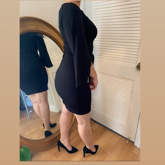 Black dress - Picture 3 of 5